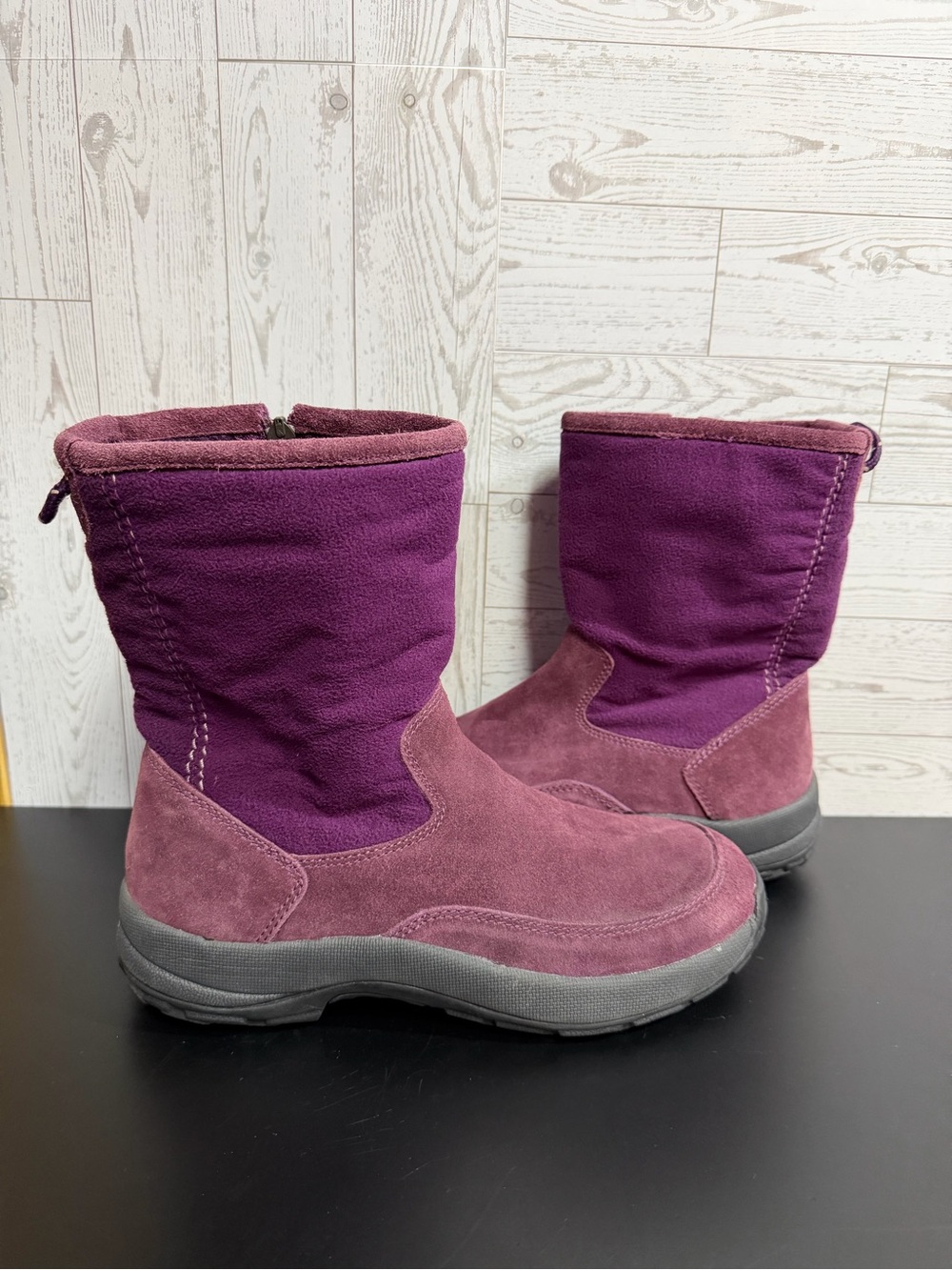 L.L.Bean Women's 8M Suede
Winter Boots Burgundy Purple
Warm Outdoor Boots - Picture 6 of 13
